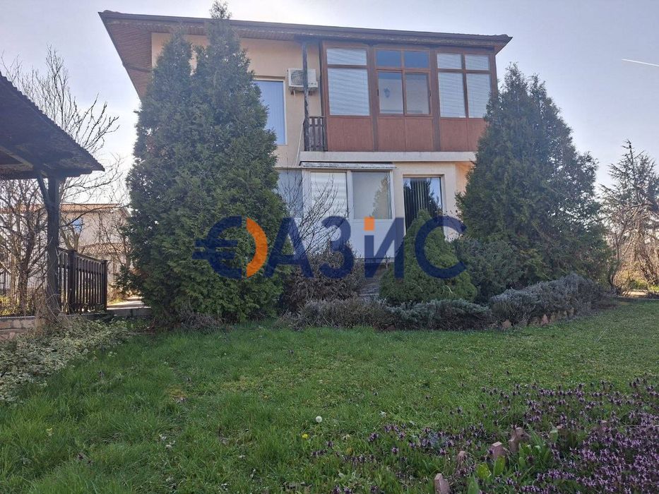 Къща 173 кв. м. на парцел 757 кв. м., в с. близнаци, Общ. Аврен,