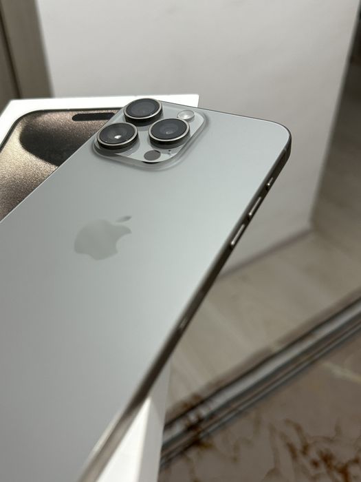 iPhone 15 Pro Max . 256 gb . 100%