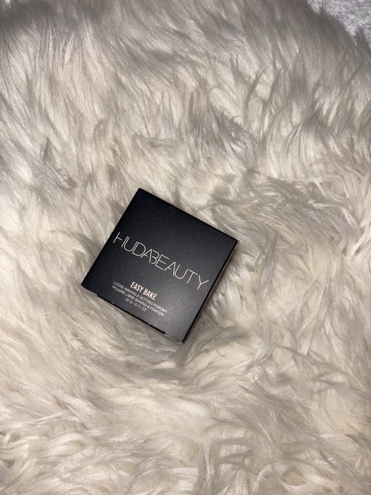 5 produse diferite huda beauty - estee lauder