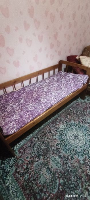 Кровать подростковая двухъярусная натуральное дерево б/у.В хорошем сос