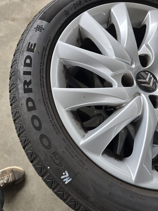 2 Броя 215/50/17 Goodride 5,8mm