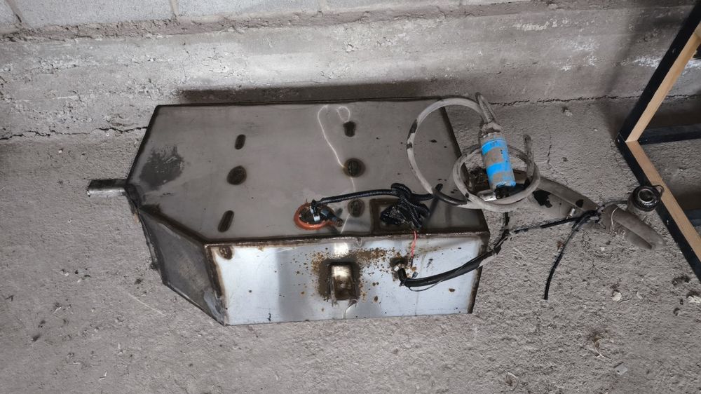 Бак топливный бензин