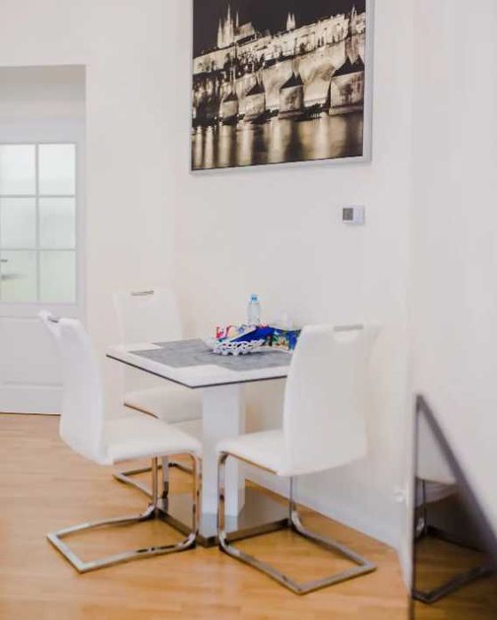 Двустаен апартамент под наем в Центъра