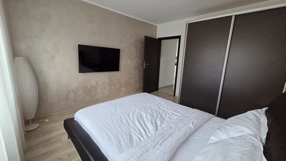 Inchiriez apartament 2 cam Coresi Brasov