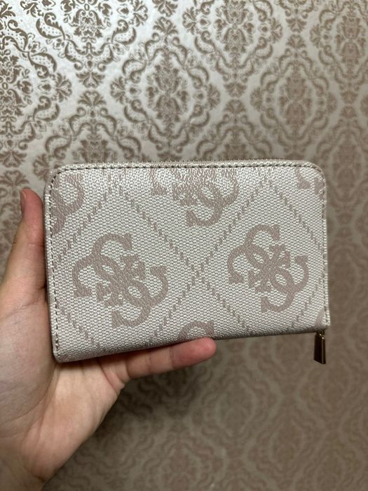 Женский кошелёк Guess
