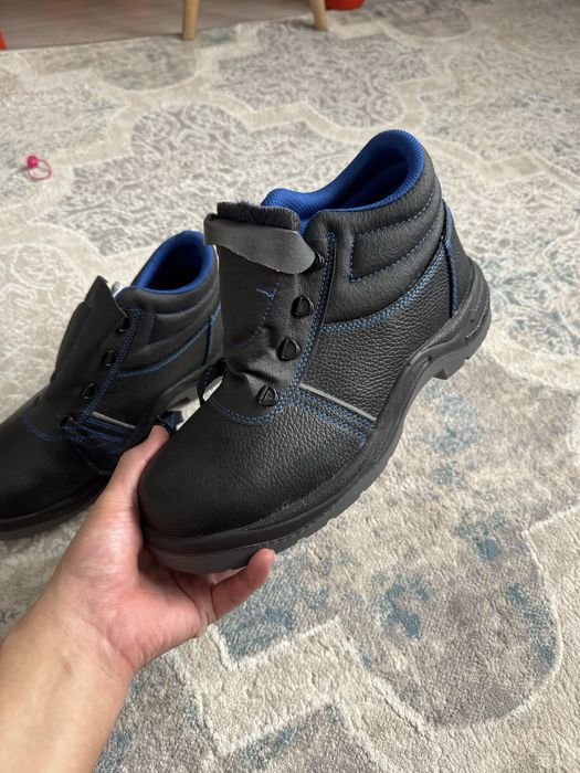 Продам Спецобувь 43 размер