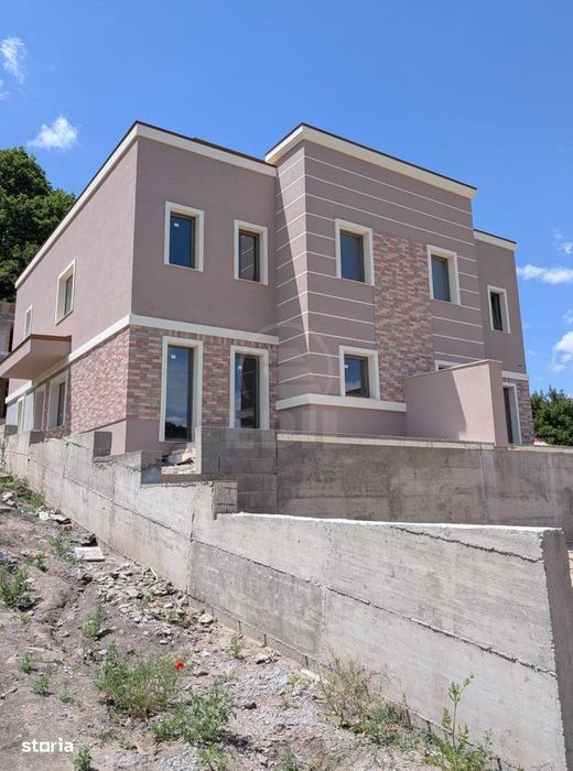 Duplex semifinisat, zona Vivo