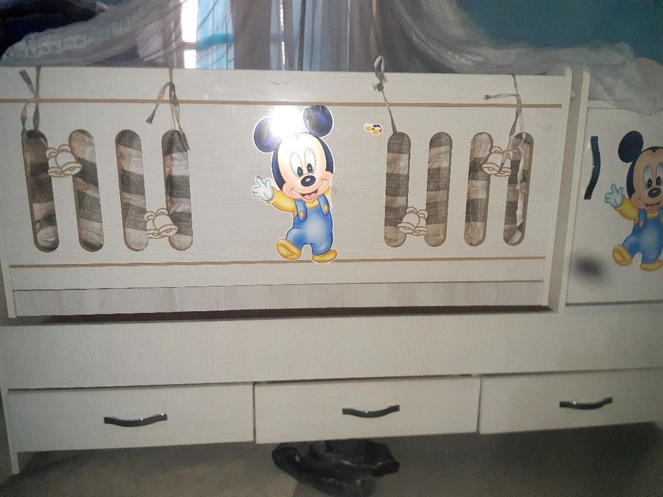 Манеж тезда сотилади