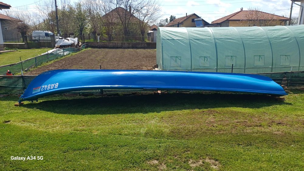 Продавам лодка Тутраканка