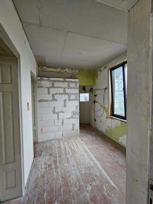 Продава се Етаж от къща в Шумен, Куршум чешма - 81 кв.м за 1297 €/кв.м - Снимка #4
