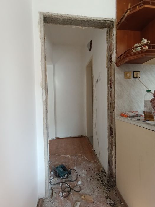 Монтаж на интериорни врати