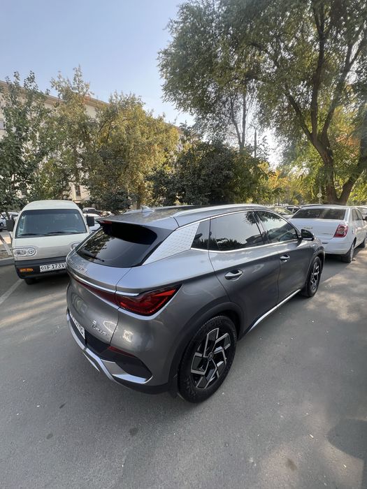 Byd yuan Plus 4 pazitsiya