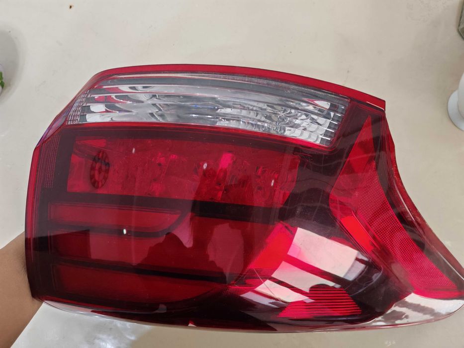 Фара задняя, левая