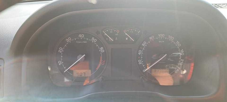 Skoda Octavia 1 1.6 benzina