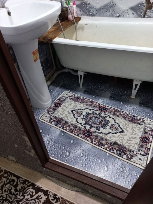 Uy sotiladi shaxar markazida