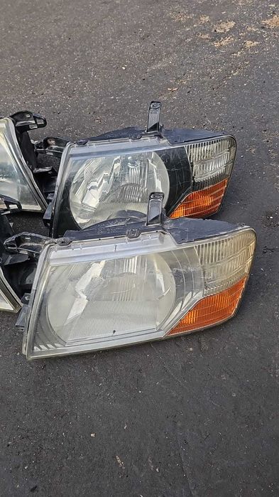 Фары на Mitsubishi Pajero бегемот