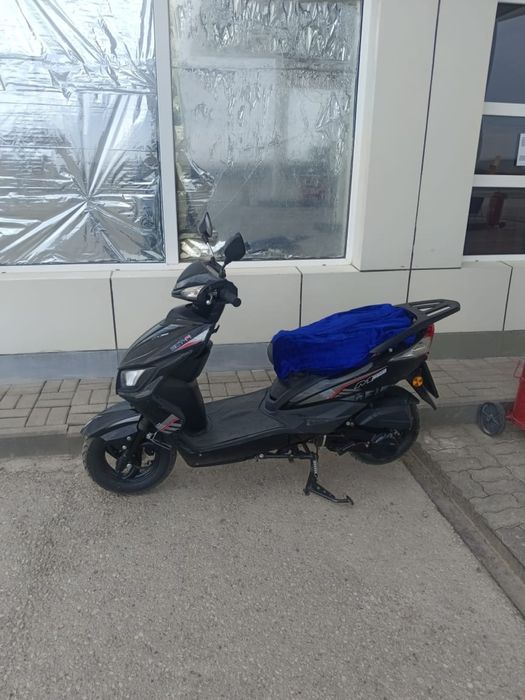 Скутер сатылады.