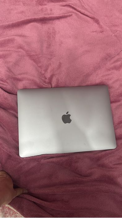 Продам срочно MakBook Pro 2017