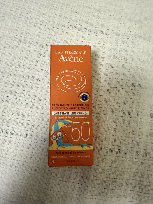 Crema de soare Eau Thermale Avene
