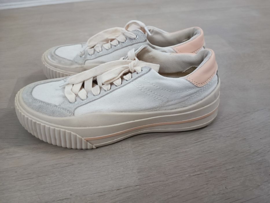 Кецове  Сникърси Zara