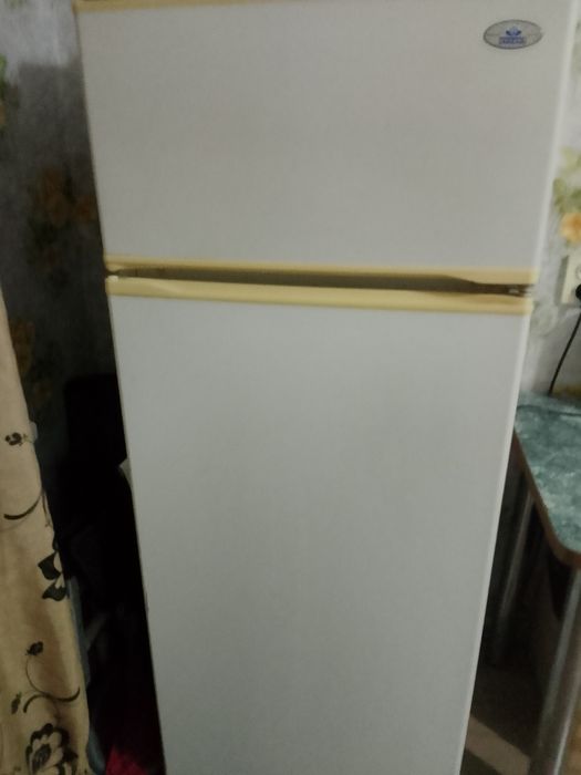 Продам холодильник