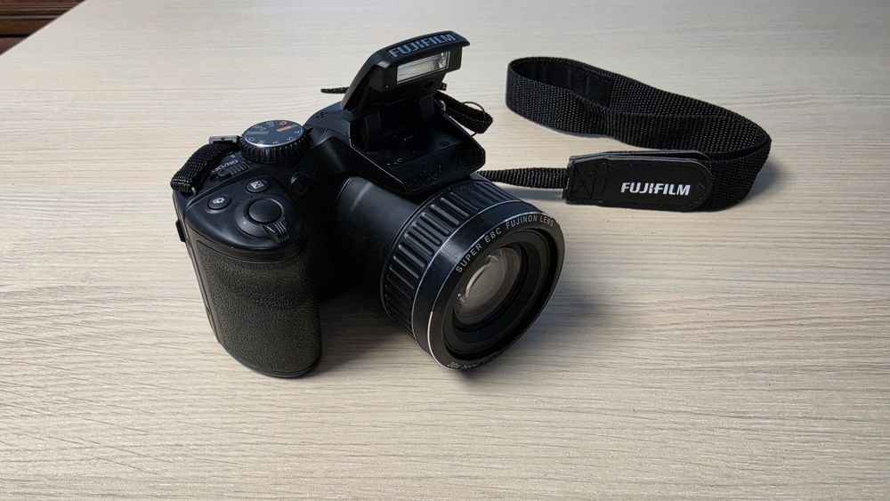Camera foto Fujifilm FinePix S4800