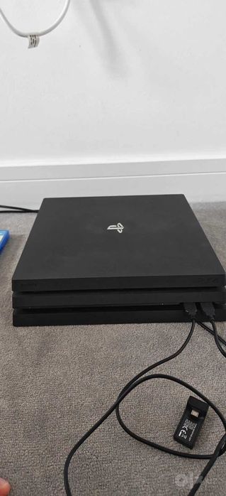 Playstation 4 Pro + 3 joystik + o'yinlar