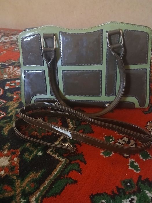 Ассалому алайкум.сумка сотилади.келишилади.3-4 марта ишлатилган