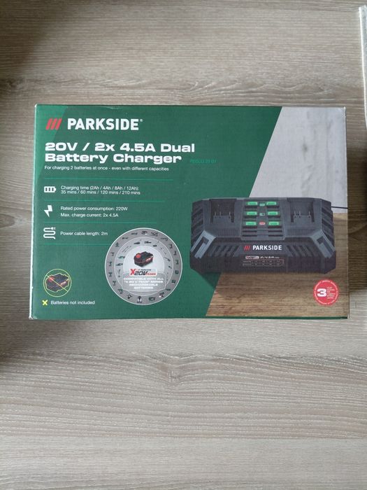 Зарядна станция за 20V / 12V.Зарежда всички видове батерии.Три години гаранция.