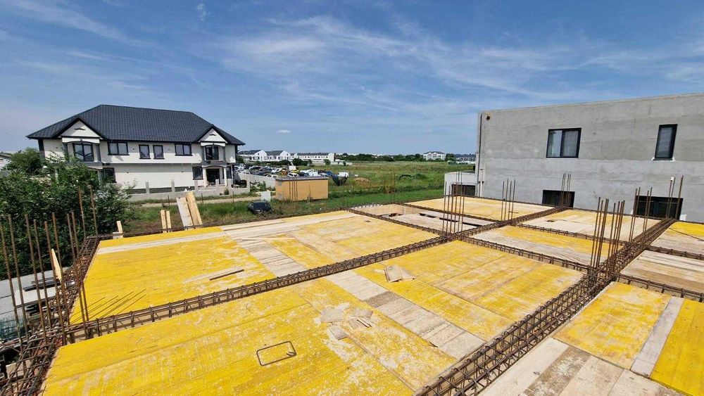 Constructii case la rosu si la cheie, începând de la 250 Euro