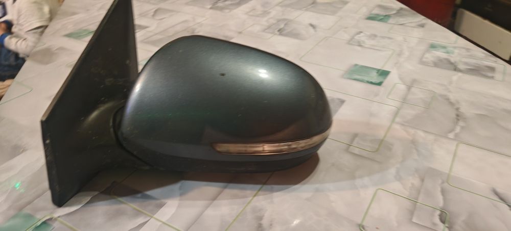 Продам боковое зеркало