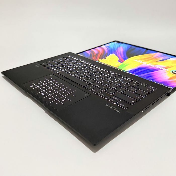 ASUS ZenBook 14/2.8K OLED/Ryzen 5 5625U/16GB 4267MHz/512GB NVMe