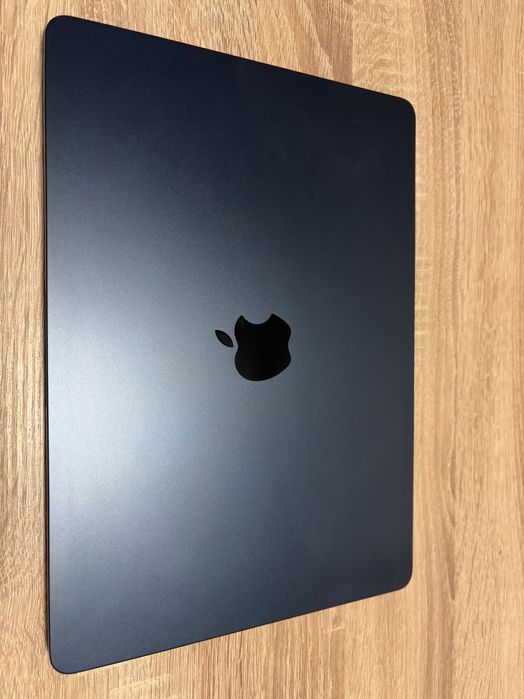 MacBook Air (13-инчов) M2 чип 8RAM/256 GB Midnight