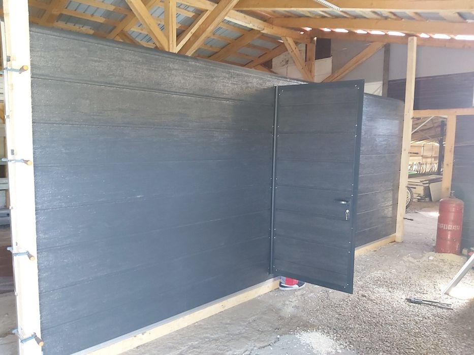 Porți de garaj gri antracit