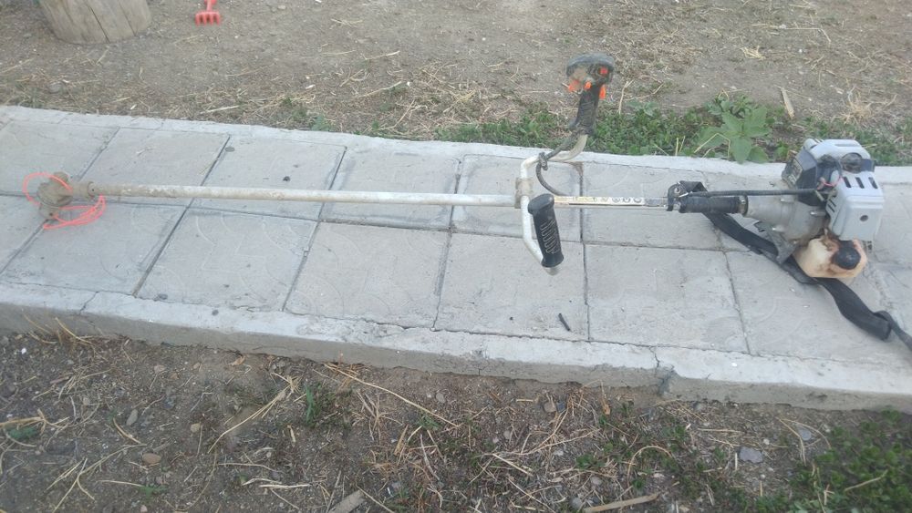 Продаж газонакосилька