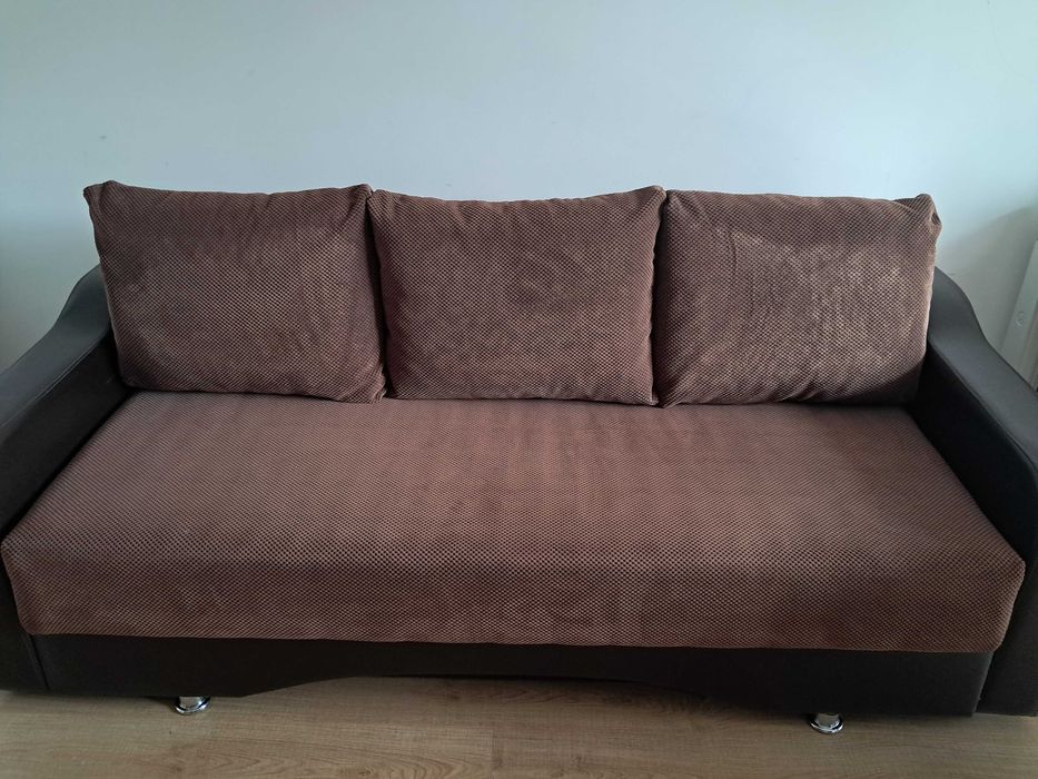 Canapea extensibila cu ladă de depozitare