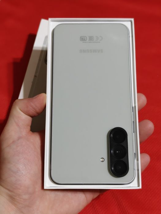 Samsung A56 128 gb Ram 8 5G EAC