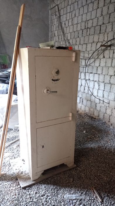 Продается советский сееф металлический