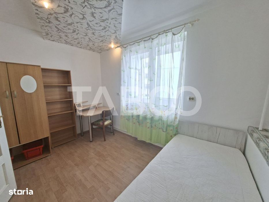 Apartament de vanzare cu 3 camere si balcon Mihai Viteazul lift
