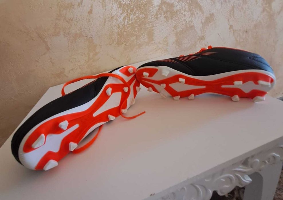 Ghete fotbal Predator Club FxG J IG5429 Negru, marimea 37 1/3