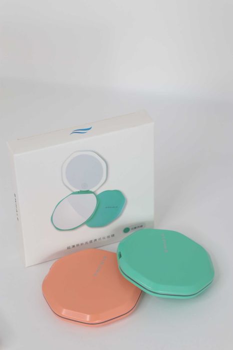 Косметическое зеркало