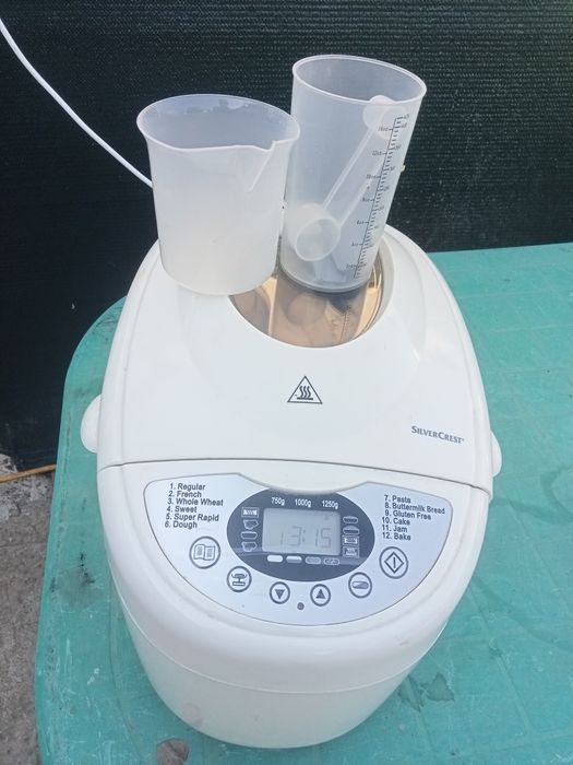 Vând mașină electrică de făcut paine marca SilverCrest
