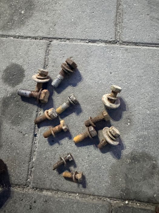 Оригинален теглич Тойота авенсис