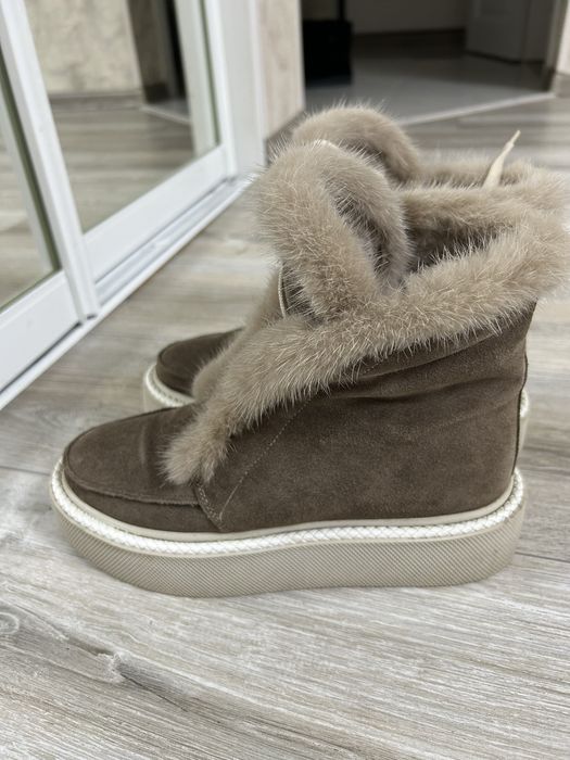 Продам ботинки натуральная замша