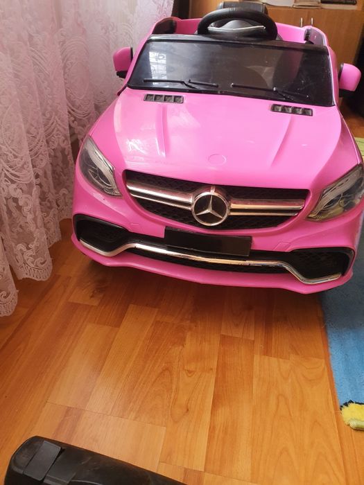 Mașinuța cu telecimanda