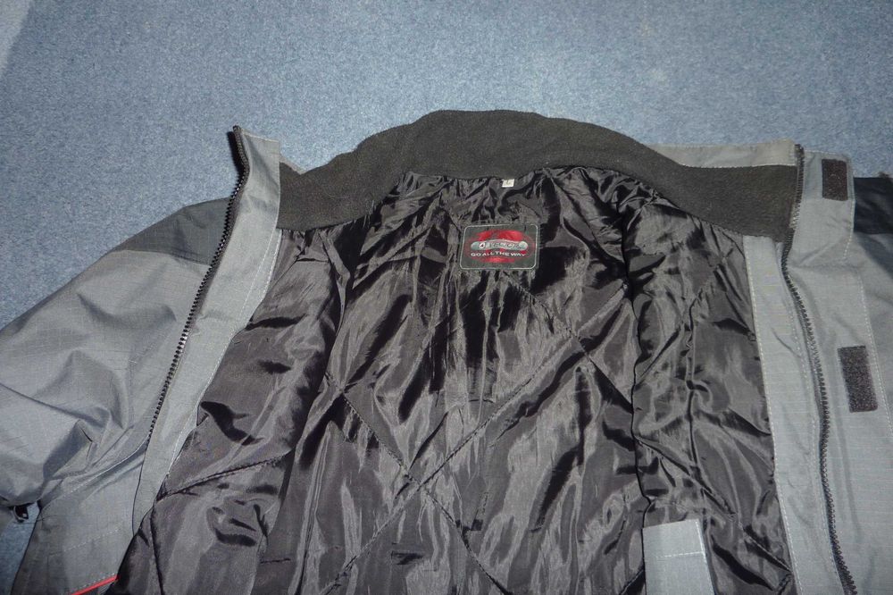 Vand Geaca Vector groasa ideala de iarna Marimea L