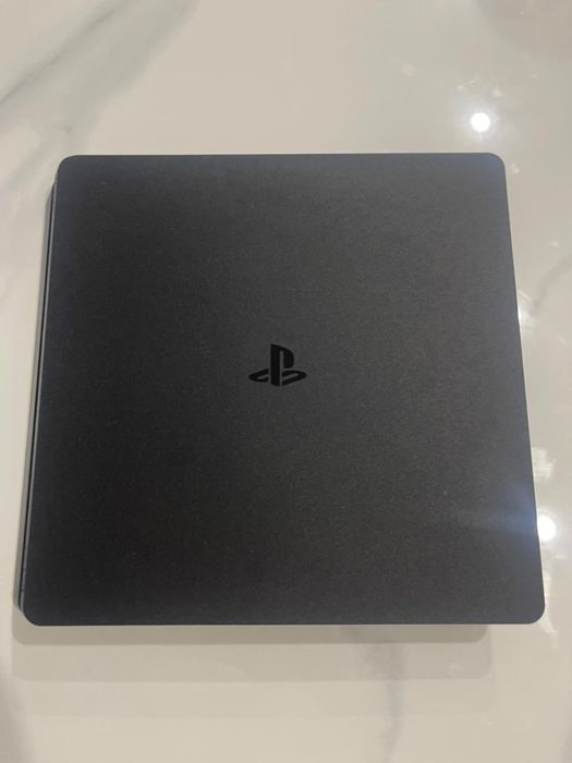 Продам Playstation 4