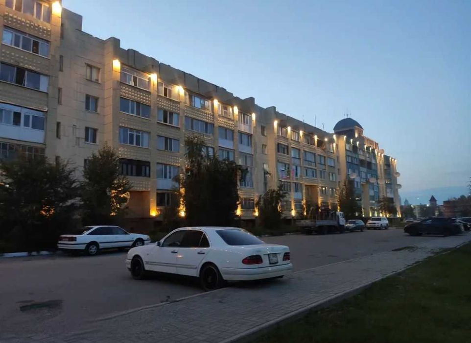 3 комн квартира центр, 1990 год, район рынка