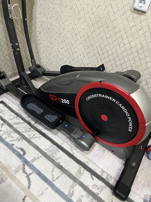 Продам эллиптический тренажор  CD E200