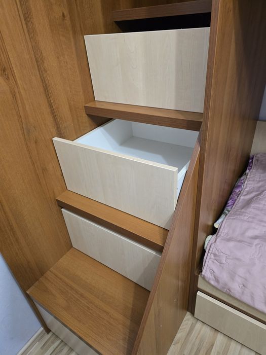 Двуетажно легло с матраци